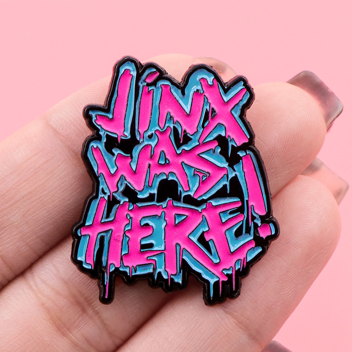 Pin Enamel Karakter Penjahat A - Anime Cosplay Girlfriend ulasan dan harga